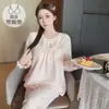 Pijama para mujer de talla grande para primavera y otoño, con diseño estilo princesa, corte holgado, mangas largas, copas incorporadas en el busto y confeccionado en algodón suave como una nube, adecuado para usar tanto en interiores como en exteriores.