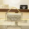 Bolso Cuadrado Pequeño de Moda Incrustado de Diamantes para Mujer 2023 Nuevo Tendencia Europea y Americana de Alta Apariencia Bolso Cruzado con Cadena al Hombro