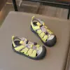 Sandalias de Diadema para Exteriores para Niños 2026 Verano Zapatos Deportivos de Playa para Niñas Estilo Coreano Antideslizantes Zapatos de Agua para Niños para Vadear y Senderismo en Arroyos