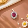Colgante vintage de circón color rubí para mujer, colgante de collar de flor de diamantes completos, accesorio de cadena para clavícula de lujo ligero de alta gama