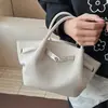 Bolso Cubo de Moda Versátil para Mujer 2025 Invierno Nuevo Estilo Elegante Exquisito Casual Bolso de Hombro Cruzado
