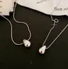 Colar Pingente Minimalista Gota d'Água para Mulheres, Corrente Longa para Suéter Outono e Inverno, Acessório Versátil Casual de Luxo Leve