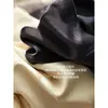 Calças macias, aveludadas e texturizadas! Calças casuais de corte justo, perna curva e caimento fluido, que afinam a silhueta e são estilosas, perfeitas para o outono H090916