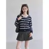 Cárdigan de Punto Rayado de Color Contrastante con Cuello Redondo y Mangas Largas para Mujer 2026 Otoño Nuevo Estilo Coreano Ropa de Abrigo Petite Top con Temperamento