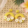 Aretes Florales Hechos a Mano de Rafia Estilo Festivo, Aretes Étnicos de Gama Alta de Nicho, Aretes Únicos y Hermosos al por Mayor