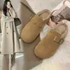 Bestseller de invierno 2026 estilo nuevo Birkenstock cómodos antideslizantes forrados de felpa cálidos zapatos de algodón zapatillas de media caña planas de moda para mujer zapatillas de algodón