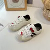 Coleção Outono 2026: Sapatos Fofos e Estilosos para Meninas, Tênis Infantis Médios e Grandes, Tênis de Skate Confortáveis para Meninas com Biqueira de Concha