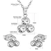 Moda Europea y Americana Nicho Clásico Cadena de Clavícula Colgante de Diamante Blanco Set de Aretes y Collar Versátil de Acero Inoxidable para Mujeres
