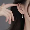 Pendiente de botón de plata con gancho para la oreja de perla en espiral para mujer pendientes de plata de ley S925 diseño de nicho sentido de diseño lujo ligero estilo frío nueva joyería para la oreja