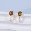 Aretes de Perla de Agua Dulce Natural para Mujer Ojo de Tigre Adornos de Oreja Retro Triángulo Lujo Ligero Nicho Sensación de Alta Gama Pendientes Venta al por Mayor