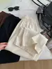 Calça Jeans Casual Retrô Japonesa de Algodão Puro Cintura Alta Reta Feminina 26 Outono Novo Simples para o Trabalho Cropped Wide-Leg Calça de Vovó