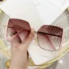 Óculos de Sol Moda Celebridade da Internet 2025 Estilo Coreano Óculos Quadrados Personalizados Anti-UV 8022