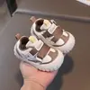 Sapatos Infantis Sapatos para Crianças Pequenas Primavera e Outono Tênis Esportivo para Meninos 2025 Novo Outono Sapatos para Meninas Couro Respirável Sapatos de Outono para Bebê