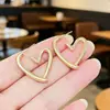 Pendientes de Corazón de Gama Alta y Elegantes para Mujer, Diseño Sencillo y Único de Nicho, Nuevos Pendientes de Aro Lisos en Forma de Corazón