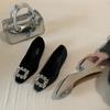 Sapatos de Casamento Novos de Outono e Inverno 2024 Sapatos Scoop Strass Bico Quadrado Salto Grosso Sapatos Sociais Celebridade da Internet Novos Sapatos de Veludo Estilo Francês para Mulheres