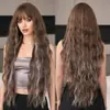Peluca Larga de Cruzar la Frontera para Mujer, Marrón con Mechas Grises, Cabello Ondulado con Flequillo, Peluca de Fibra Sintética Resistente al Calor, 34 Pulgadas