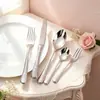 Juego de cubiertos de acero inoxidable 304 para uso transfronterizo en hoteles y restaurantes occidentales, cuchillo para bistec creativo martillado engrosado, cuchara y tenedor de postre