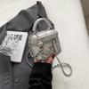 Bolso plateado para mujer, nueva moda 2024, con bordado de diamantes, pequeño bolso cuadrado de hombro, mini bolso bandolera con cadena.