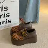 Zapatos Birkenstock Estilo Retro para Mujer 2026 Otoño Nuevos Casuales que Aumentan la Altura Hebilla de Cuero Suela Gruesa Cómodos Versátiles de Moda Zapatos de Algodón