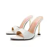 Sapatos de Salto Alto Tamanho Grande para Mulheres 2021, Novo Estilo, Saltos Finos, Sandálias Europeias e Americanas Sexy com Biqueira Aberta, Estampa de Cobra Amazoniana, Bico Fino
