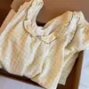 Pijama de tirantes a cuadros amarillo dulce para mujer, shorts de tirantes de verano, conjunto de encaje, estilo coreano, estilo simple, ropa de casa que se puede usar afuera