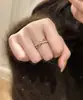 Nuevo anillo de tres filas con diamantes pavé cruzados diseño de nicho para mujer anillo de personalidad de moda temperamento lujo ligero versátil
