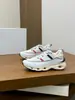 Fornecimento Transfronteiriço de Tênis Esportivos Estilo Retrô para Homens e Mulheres, Combinação de Malha e Couro com Amortecimento a Ar, Tênis "Dad Shoes", Fornecimento Direto da Fábrica