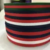 Especializados en la producción de correa de bolsa jacquard de color gradual de poliéster, especificaciones completas, suministro en stock, se puede personalizar según muestra