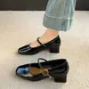 Zapatos Mary Jane Otoño Punta Cuadrada Modernos Versátiles con Faldas Cómodos Franceses Exquisitos Zapatos de Salón Pequeños para Mujer 2026 Nuevo Estilo
