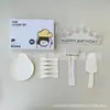 Set de vajilla desechable para pastel, incluye seis piezas, para fiestas de cumpleaños; fabricante de cuchillos, tenedores y platos para pastel; set de caja de regalo