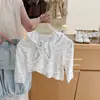 ¡Camiseta SieteFloral de Limón Salado! Nuevo producto de otoño: camisa base floral para niñas con cuello de lazo de encaje y mangas largas