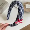 Aro para Cabelo Xadrez Vermelho com Laço Branco, Faixa de Cabeça de Bolinhas para Cabeça Alta, Estilo Retrô Universitário Feminino