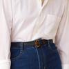 Em estoque outono e inverno fivela dourada couro cinto fino design feminino senso de nicho saia jeans vestido versátil pequeno cinto de vaca