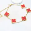Accesorios para Mujer Pulsera de Acero Inoxidable Chapado en Oro de 18K de la Suerte Flor de Cuatro Hojas 13mm Flor con Forma de Cuatro Hojas por Ambos Lados Joyería para Mujer Trébol de Cuatro Hojas