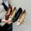 Primer Encuentro con los Nuevos Zapatos de Salón Cuadrados con Lazo Estilo Chanel para Mujer de la Nueva Temporada, Tacones de Cuña Versátiles para Primavera y Otoño Aptos para el Trabajo