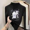 Camiseta infantil estilosa de fleece dupla face, gola alta discreta, top casual de manga longa, blusa de base escovada para outono e inverno infantil, novo estilo