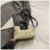 Bolsa Pequena para Mulheres 2025 Nova Versátil Bolsa Transversal com Corrente Bolsinha para Passeio Moda Bolsa de Princesa Diana Cravejada de Diamantes Tendência