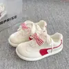 Zapatillas de Entrenamiento Alemanas Gruesas, Lindas y Originales para Mujer, Nuevas Versátiles para Chicas Lindas Primavera y Otoño 2026, Tenis Blancos Gruesos con Lazo