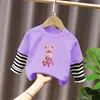 G2345# camiseta de algodão de manga comprida para meninas, imitação de duas peças, novo estilo estrangeiro, casaco de outono infantil, bebê, primavera e outono, moda infantil