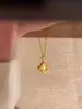 Collar Cepillado de Trébol de Cuatro Hojas Estilo Nuevo para Mujer, Cadena de Clavícula de Lujo Ligero de Nicho, Elegante y Moderno, Popular en Transmisiones en Vivo de Xiaohongshu y Tiktok