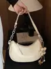 Bolsa Vintage de Axila de Alta Qualidade para Mulheres 2026 Nova Bolsa de Nicho em Forma de Meia-Lua Bolsa de Ombro Transversal Fashion para o Dia a Dia com Pingente