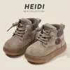 Botas Martin Infantis 2026 Primavera e Outono Novo Estilo Botas Curtas para Meninos Retro Britânico Botas de Couro para Meninas Sola Macia Sapatos de Bebê Unitário