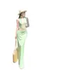 Vestido halter de lunares verdes con un aire cool francés, conjunto de estilo vacacional verde matcha, vestido largo ajustado de malla de lunares