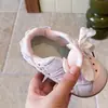 Zapatos Infantiles Forrest Gump 2026 Otoño Nuevos Tenis de Encaje de Lunares para Niñas Accesorios de Dibujos Animados para Niñas Zapatos Casuales