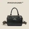 Bolsas de Nuevo Estilo para Mujer 2025 Otoño Bolsos de Alta Gama para Mujer Bolsos Boston de Nicho Transfronterizos Bolsos de Hombro con Estampado Sencillo