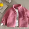 Nueva chaqueta de forro polar para niños 2026 otoño e invierno, elegante chaqueta con cuello alto para niños y niñas, top versátil con forro de forro polar para bebé