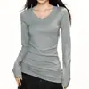 Camiseta feminina de manga longa com gola V e ombros normais, novo estilo primavera e outono, caimento justo, valoriza a silhueta, hot girl, top quente, camada base