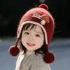 Bonito Sombrero de Doble Bola para Bebé Otoño e Invierno Cálido Grueso Tejido con Protección para Orejas para Niños y Niñas Sombrero de Lana a Prueba de Viento Moderno