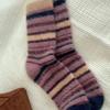 Calcetines de Corea del Sur para mujer, calcetines de caña media, nuevos de invierno, engrosados, cálidos, de terciopelo de visón, calcetines para mujer, calcetines de rayas con combinación de colores, calcetines apilables