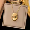 [Collar de Acero de Titanio Dorado + Color Acero] Moda de Lujo Ligero para Mujer El Más Fácil de Combinar Cadena para Clavícula Collar de Amor de Nicho de Gama Alta